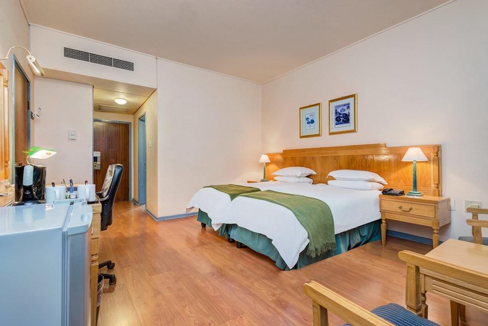 Protea By Marriott 4*